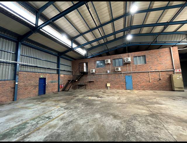 625M² WAREHOUSE TO LET IN SEBENZA